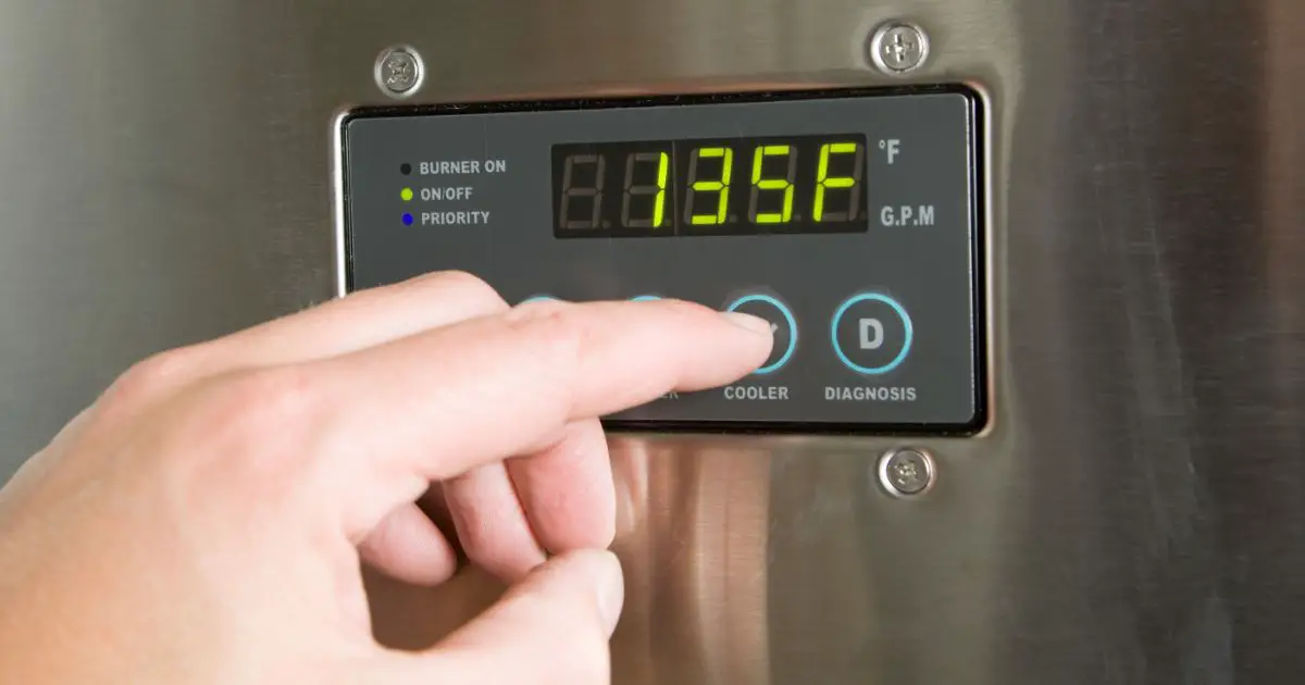 what temperature should a tankless water heater be set at