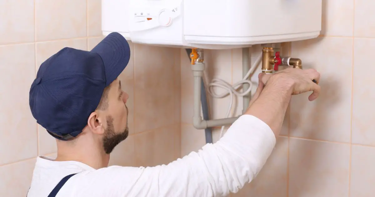 plumber Maintenance water heater